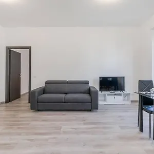  Appartamento Bicocca Metro House Italia